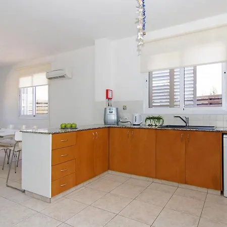 Pernera Gardens וילה *